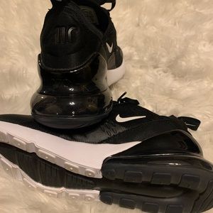 Nike AirMax 270